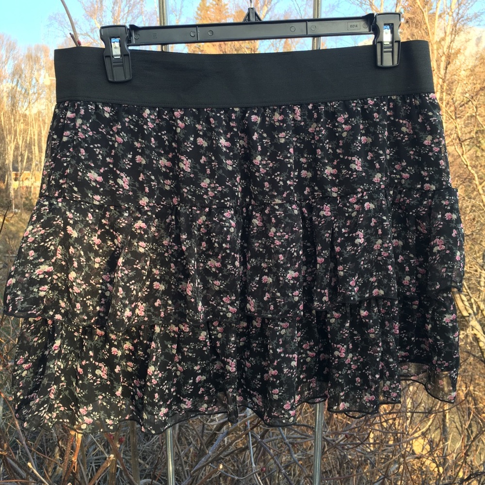 Mini. Skirt ruffled